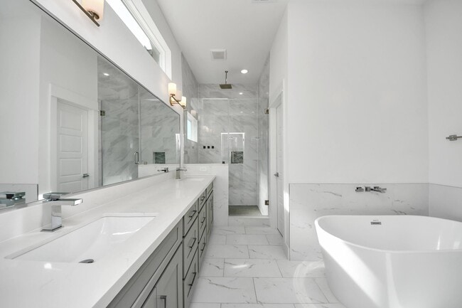 Photo - 4623 Cochran St