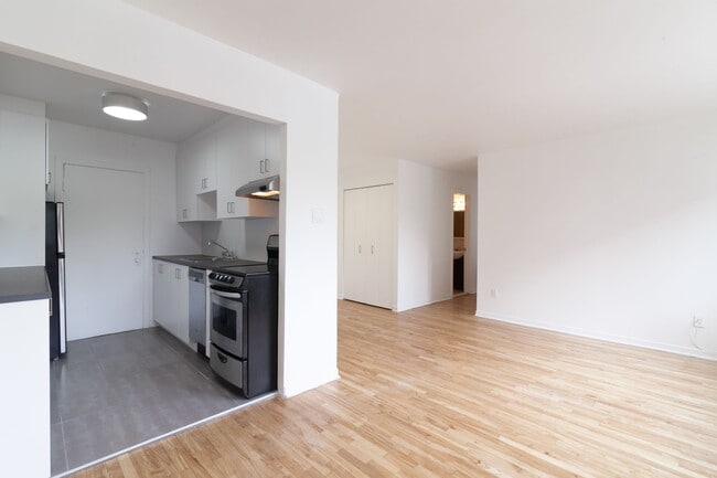 Building Photo - 735 Rue Gordon Unit 307