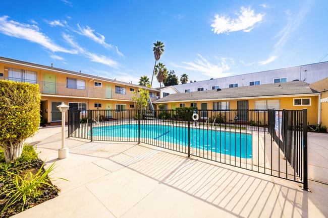 803 Java Ave Inglewood, CA 90301