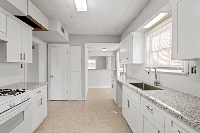 Photo - 2917 Iola St