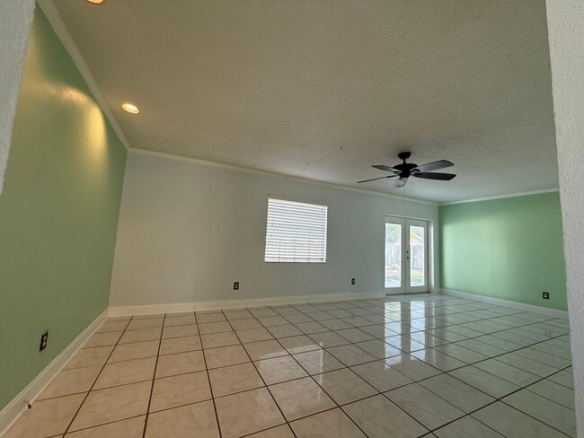 Photo - 6925 Orkney Ave N