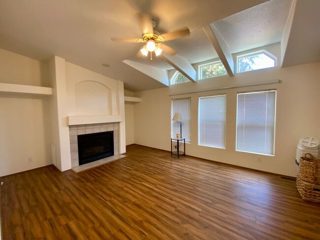 Photo - 10410 F Ave