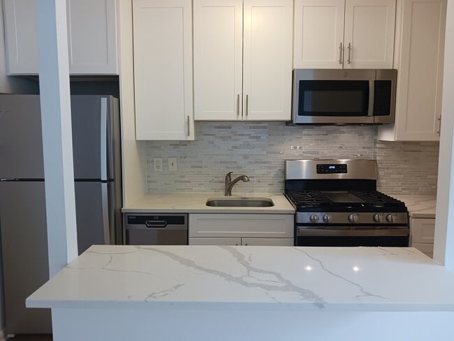 Building Photo - 1260 21st St NW Unit 514 Rental