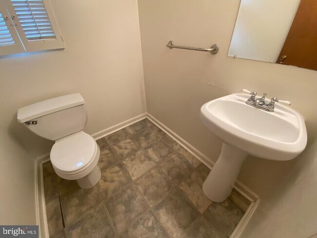 Photo - 6411 E Halbert Rd