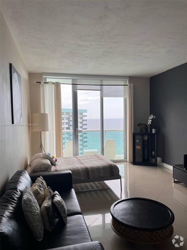 Building Photo - 3801 S Ocean Dr Unit PH16Y Rental