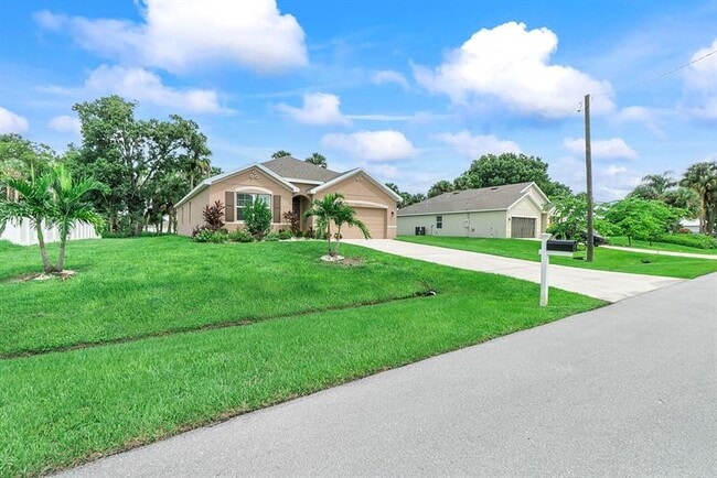 Photo - 2033 SW Villanova Rd