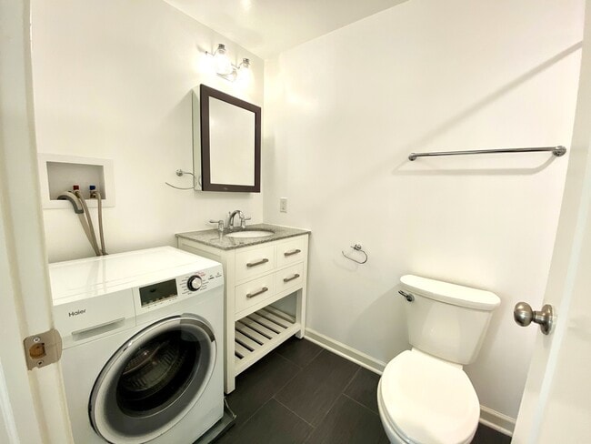 Photo - 4114 Lauriston Street