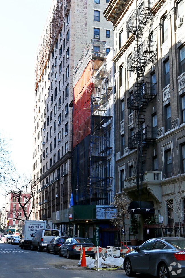 Photo - 241 W 107th St