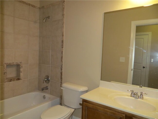 Photo - 131 W Ridge Way