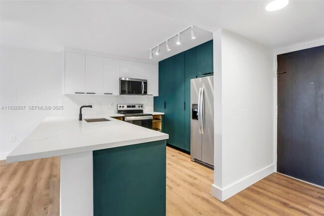 Photo - 2801 NE 183rd St Unit 315W