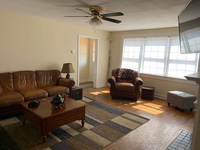 Photo - 3 bed, 1 bath home, Only minutes away from The University of Alabama
