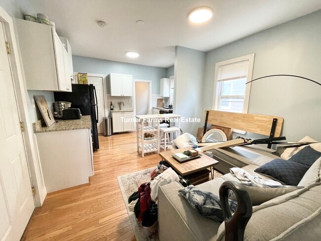 Building Photo - 44 Ward St Unit 1