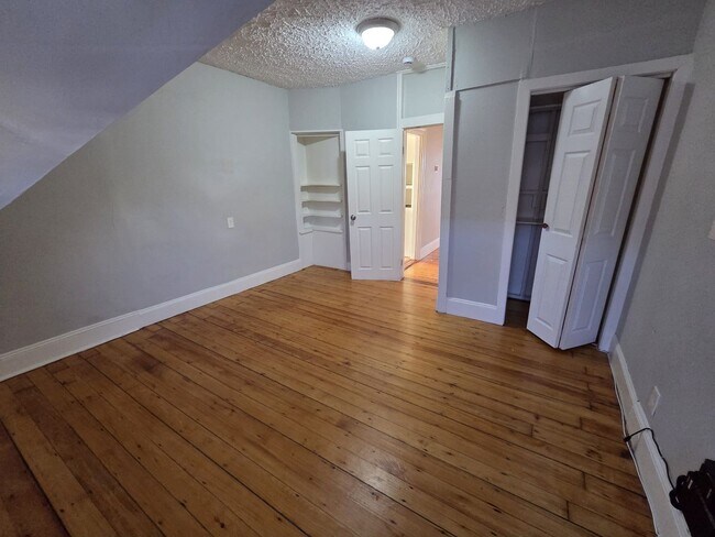 Photo - Woodbine St(15)-N Unit 3