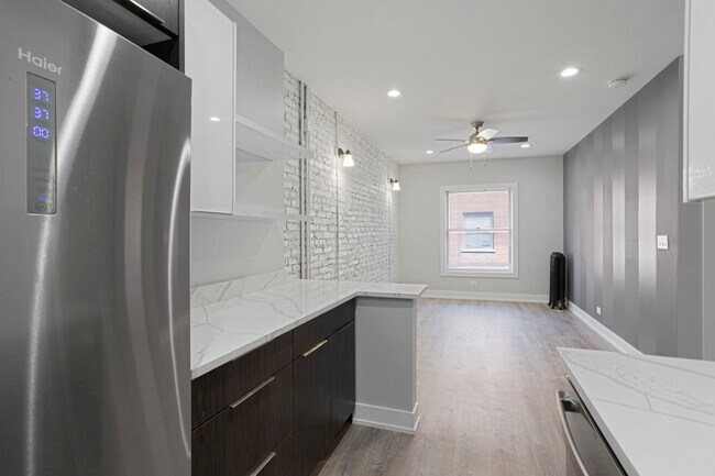 Photo - 1708 W Juneway Terrace Unit 2J