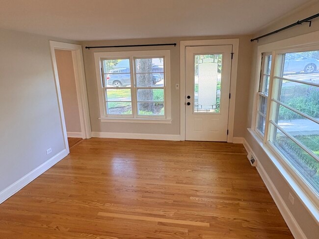 Photo - 634 E 5th Ave