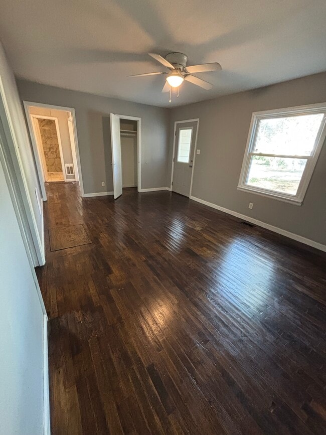 Photo - 3419 Vaughn St