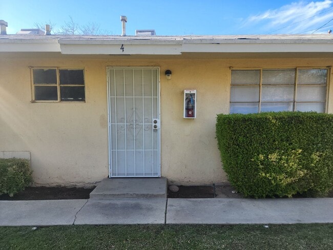 Building Photo - 1210 Oregon St Unit 4