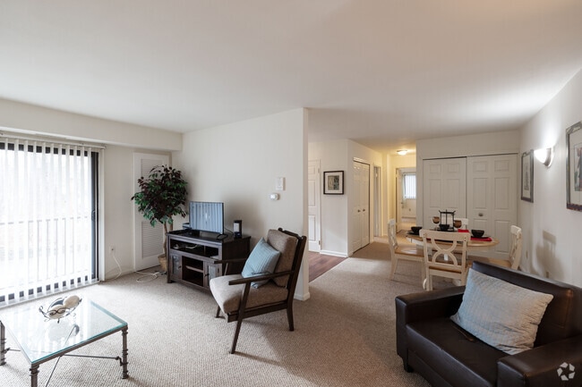 2BR, 1.5BA - 1088SF - Heritage Village Apartments