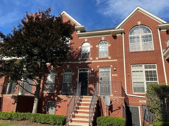 Building Photo - 1407 Ashford Ct Unit 1407 Ashford Ct