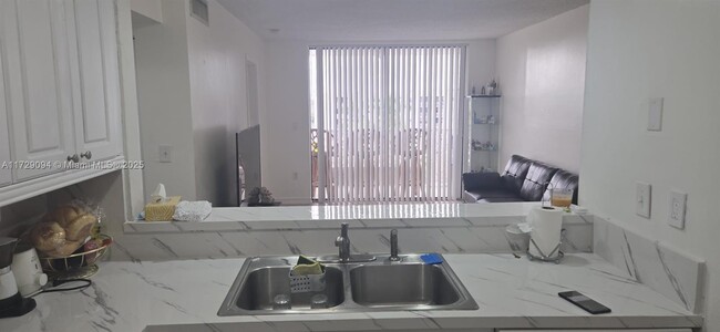 Photo - 8075 NW 7th St Unidad 501 Rental