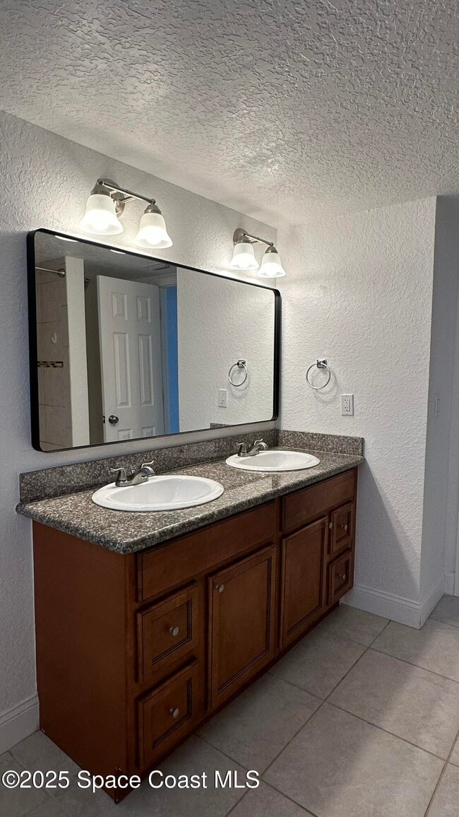 Photo - 1170 S Patrick Dr Unidad 27