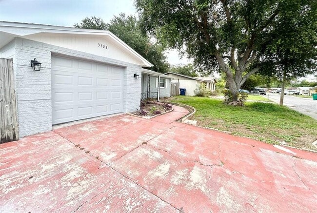 Photo - 3323 Fairmount Dr