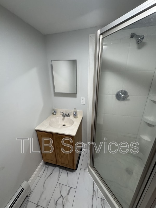 Photo - 733 Main St
