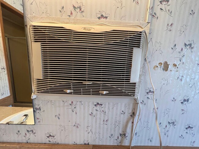 Photo - 2 Bedroom 2 Bath Updated Mobile Home in Cliffview Mobile Home Park. Very well kept-up area.