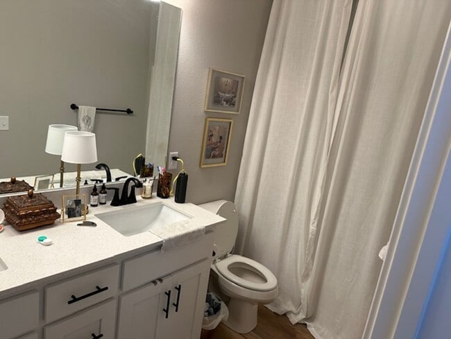 Photo - 2 bedroom 2.5 bath house near Dickson St. ...