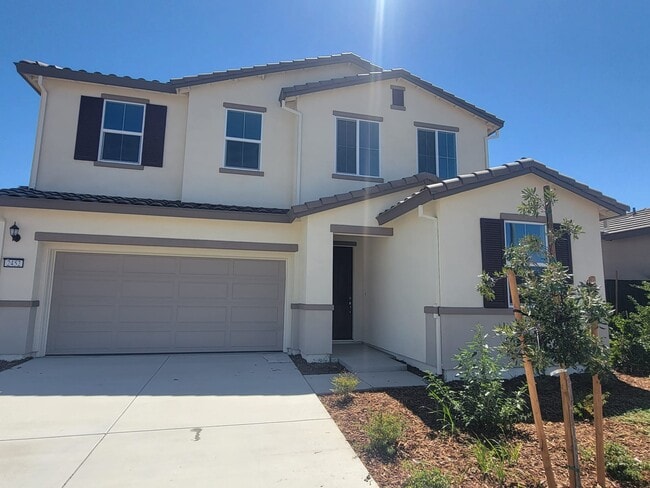 Building Photo - 2452 Calabria St Rental