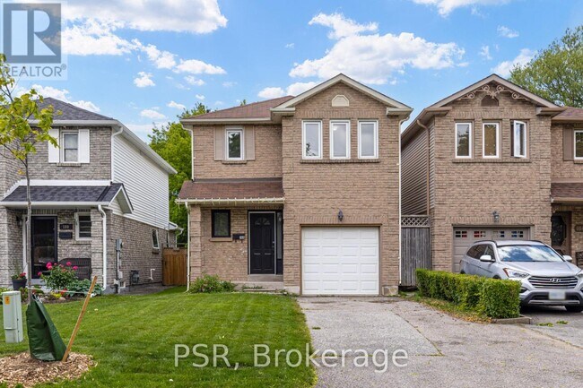Photo - 166 Adele Crescent