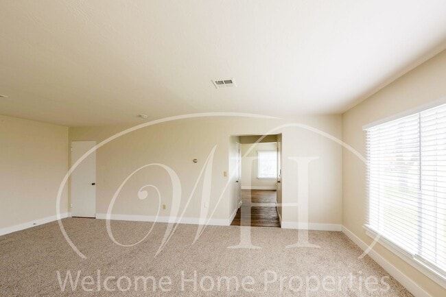 Photo - 24 NE Ash Ave Unit 24 Ash Ave A