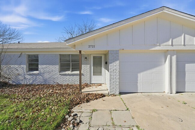 Photo - Beautifully renovated 3-bedroom, 2-bath home located in Richland Hills, TX 76118. This move-in re...