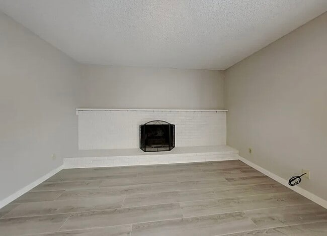 Photo - 2518 Hastings Way