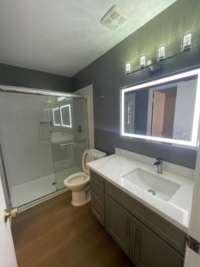 2262 Eric Ct