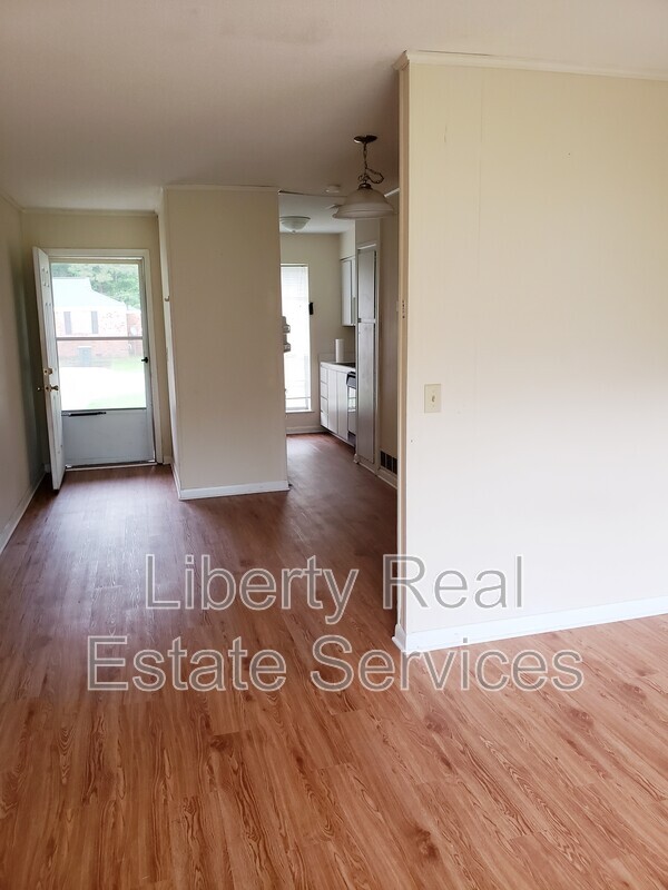 Photo - 989 Live Oak Dr