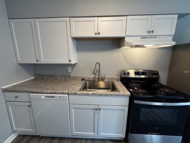 Photo - 2085 Cosmos Dr
