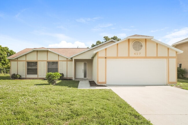 Building Photo - 427 SE 18th St