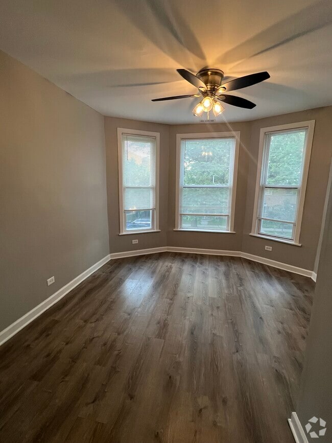 Building Photo - 7311 S Dorchester Ave Unit 2 Rental