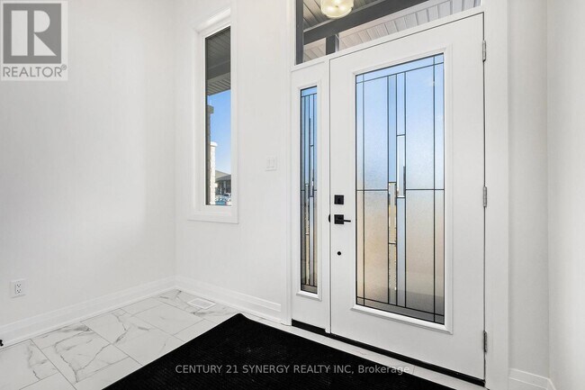 Photo - 832 Namur St