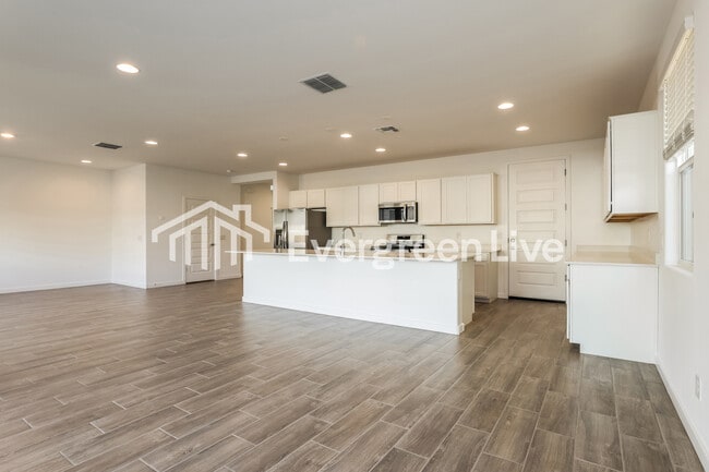 Photo - 10118 E Ulysses Ave