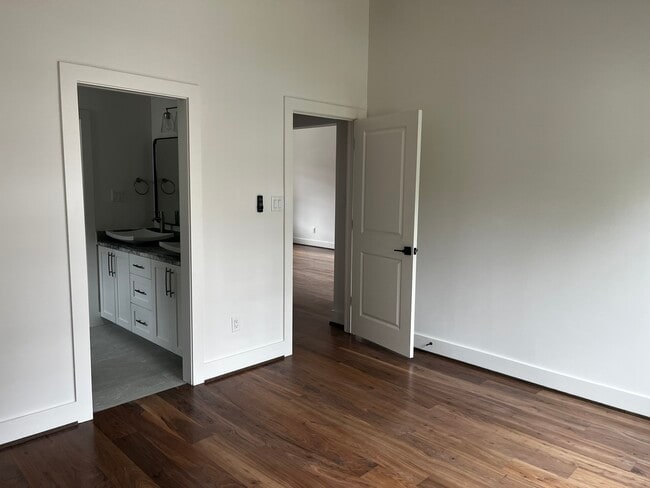 Photo - 305 Archer St