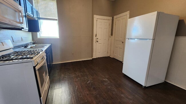 Photo - Apartment with Bonus Space & Hardwood Floors