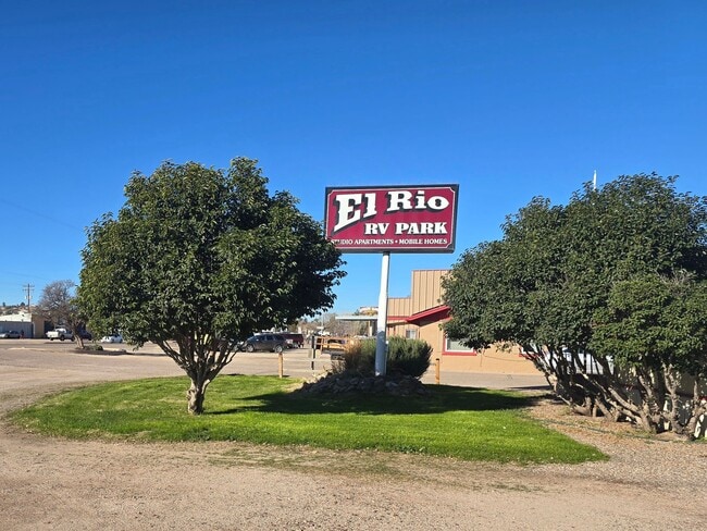 Building Photo - Cozy & Fresh Studio Apartment Unit C - #6