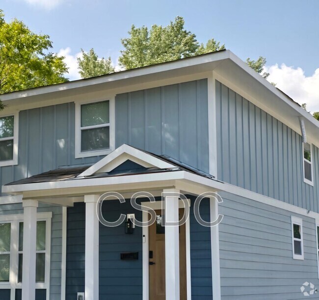 Building Photo - 1315 Gorrell St Unit 6 Rental