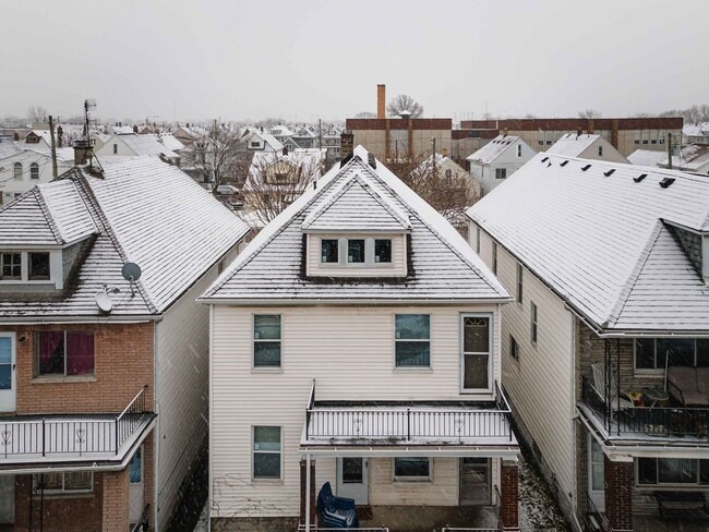 Photo - 3426/3428 Evaline - FDR - T Unidad 3428 Evaline, Upper - V 8/7/25 (T)