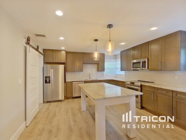 Photo - 3900 52nd St N