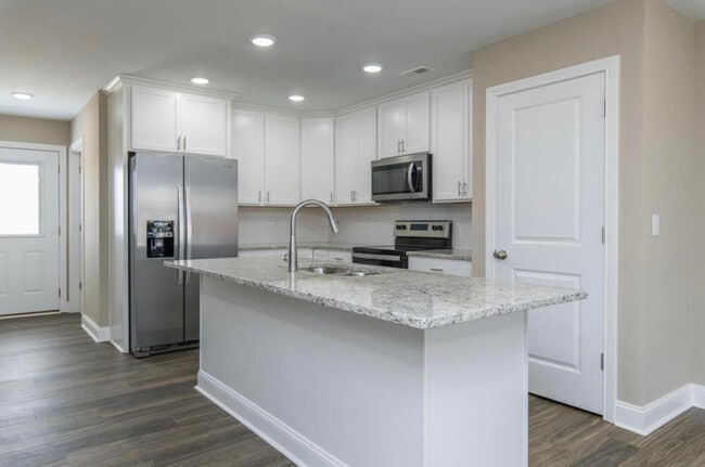 Photo - 2025 Dolly Dr