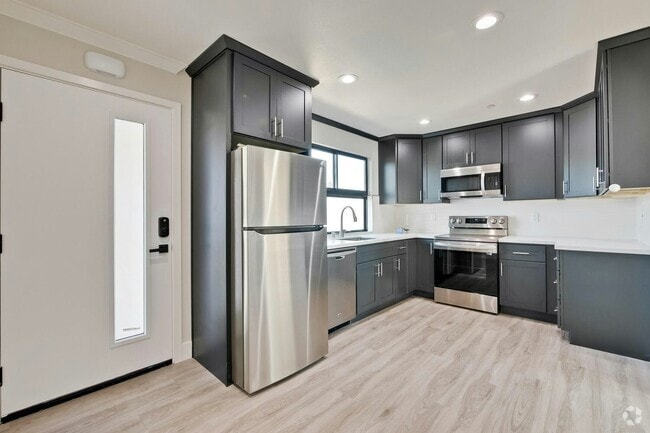 Building Photo - 41362 Mahoney St Rental
