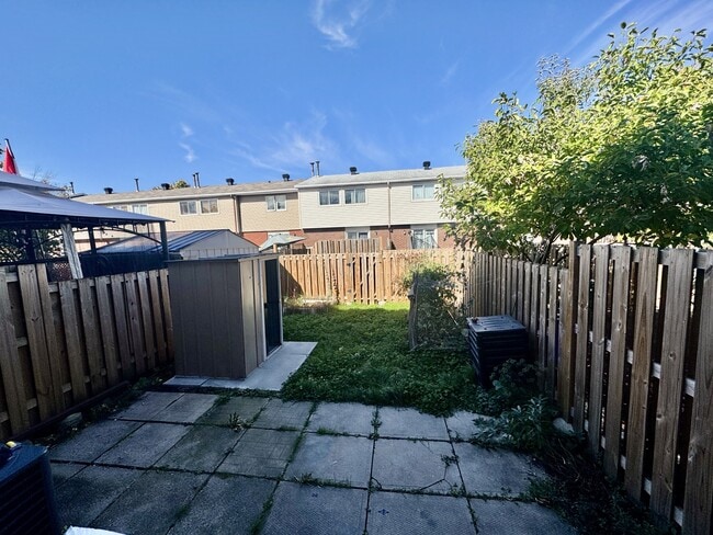 Photo - 1466 Heatherington Rd